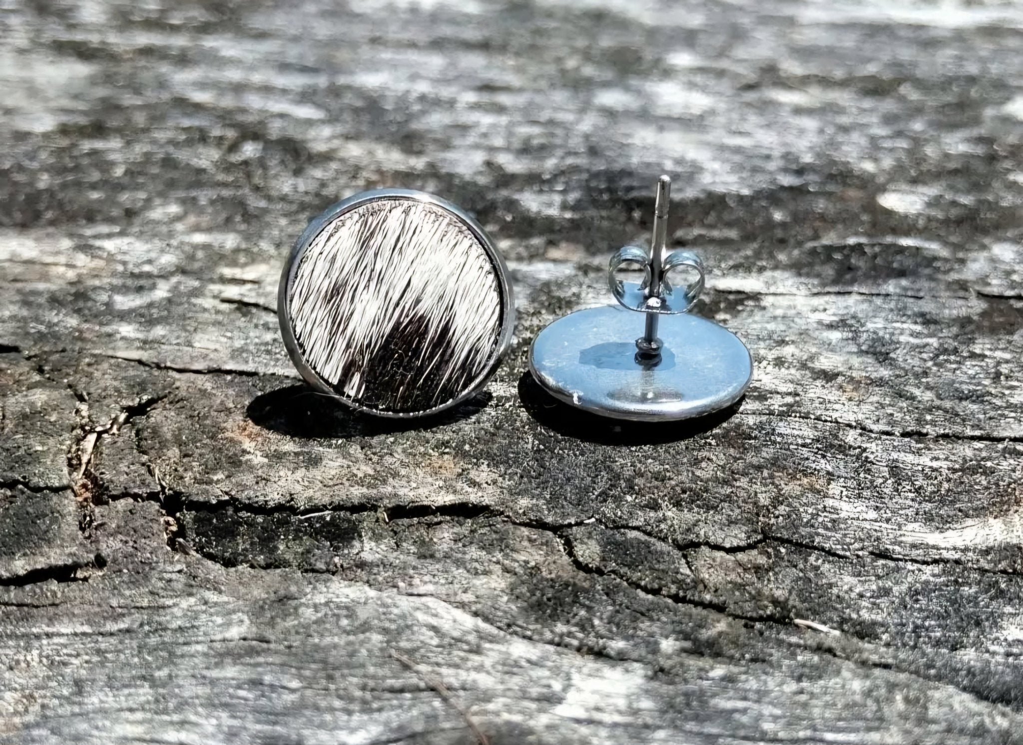 Handmade 12mm Round Cowhide Studs (black & white)